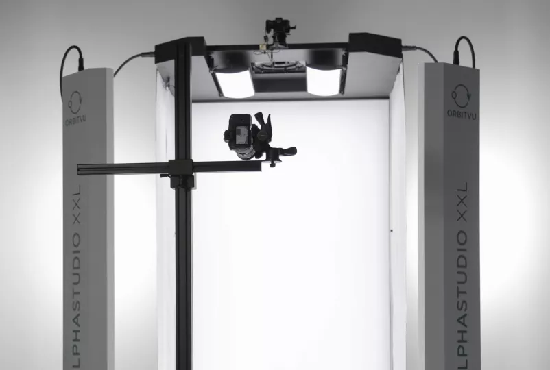 Egentillverkade LED-lampor i Alphastudio XXL