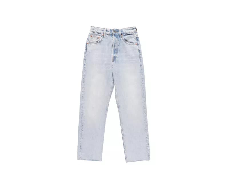Flat lay-packshot av jeans