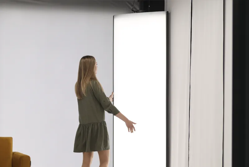 Kraftfull belysning i E-COMM STUDIO+